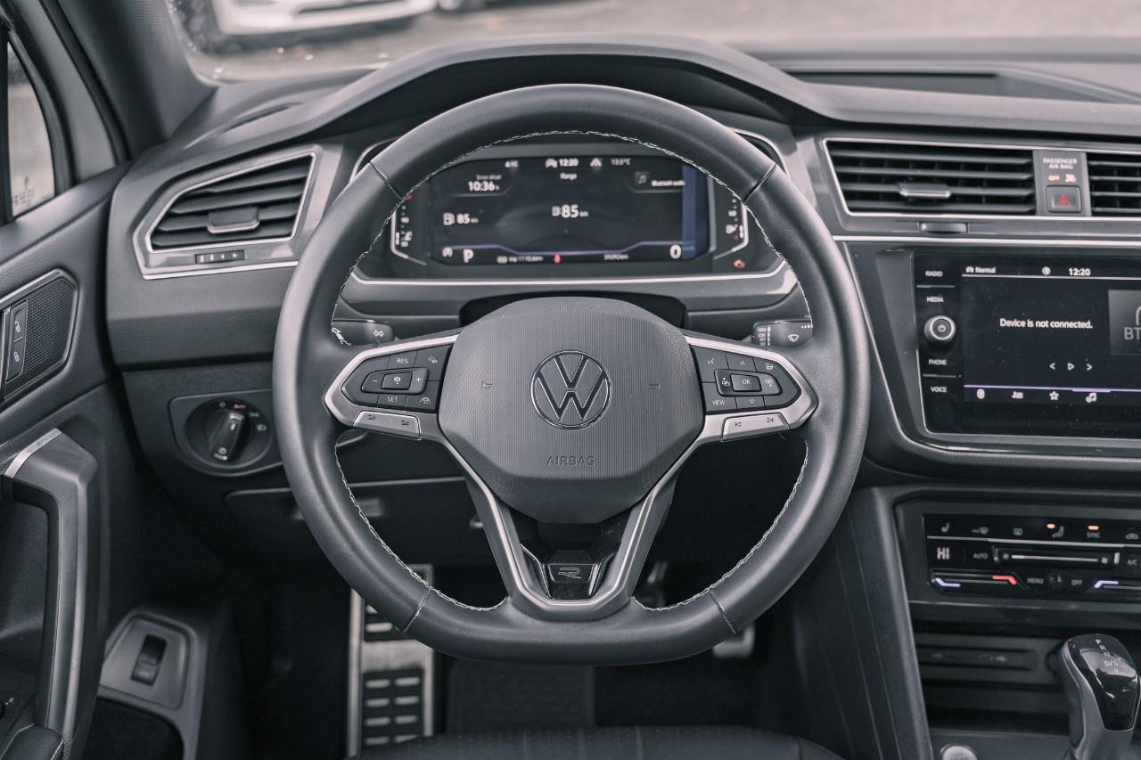 2023 Volkswagen Tiguan Comfortline R-Line Black LC2752