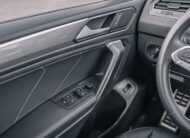 2023 Volkswagen Tiguan Comfortline R-Line Black LC2752