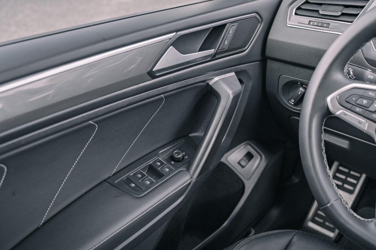 2023 Volkswagen Tiguan Comfortline R-Line Black LC2752