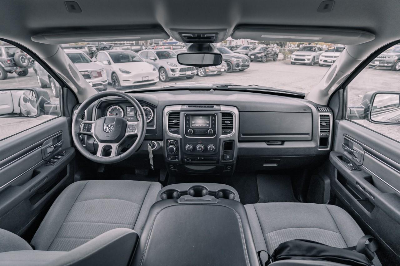 2023 RAM 1500 Classic SLT LC2758