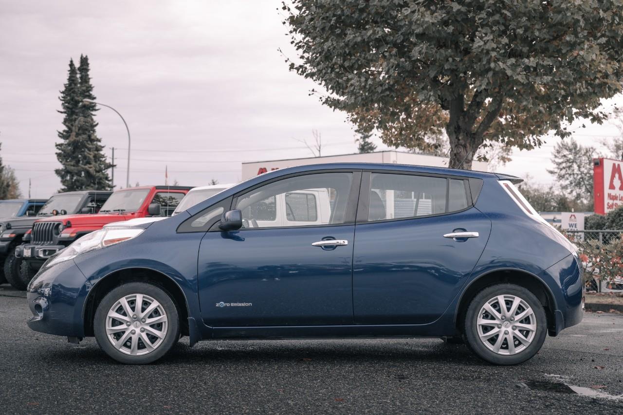 2017 Nissan LEAF S LC2703AA