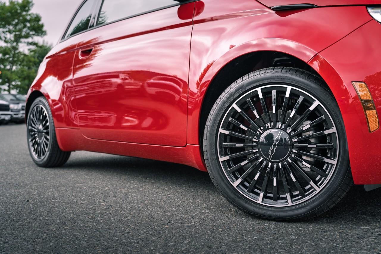 2025 Fiat 500e  S239990