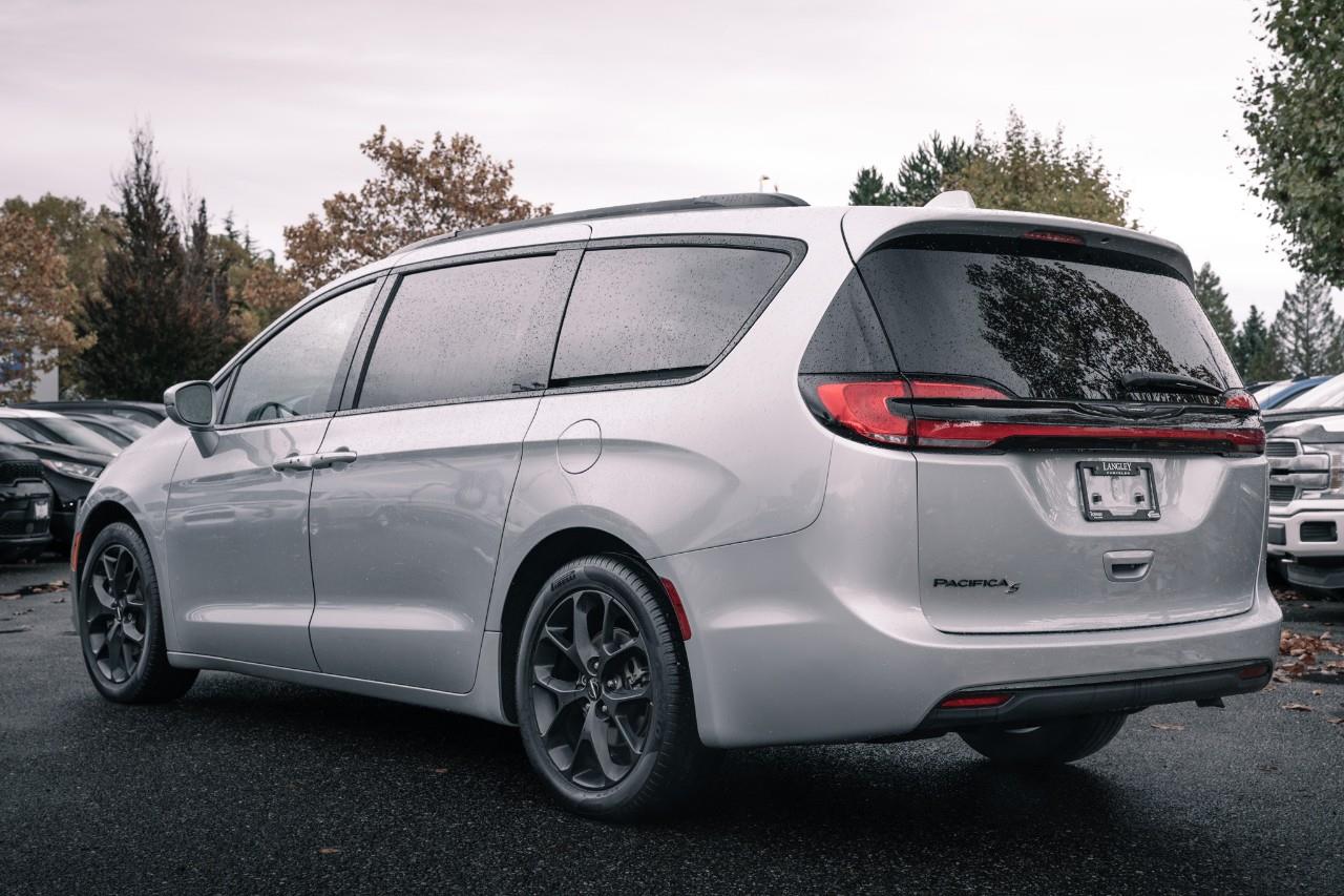 2022 Chrysler Pacifica Touring L LC2765