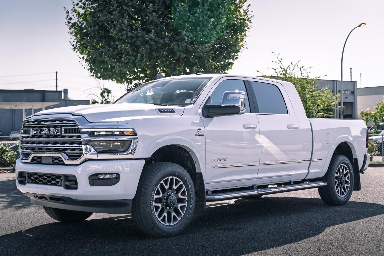 2025 RAM 3500 Limited S544757