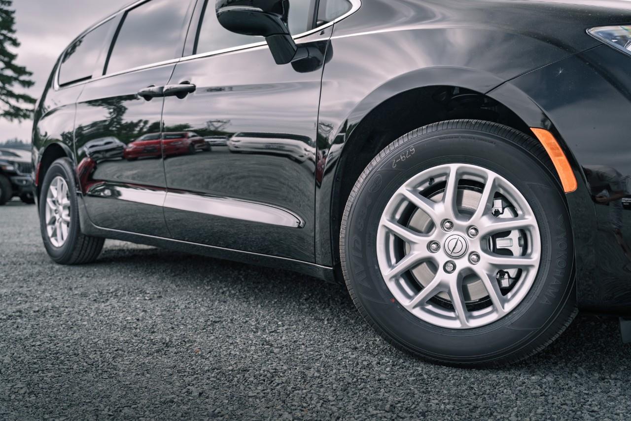 2026 Chrysler Pacifica Select T158117