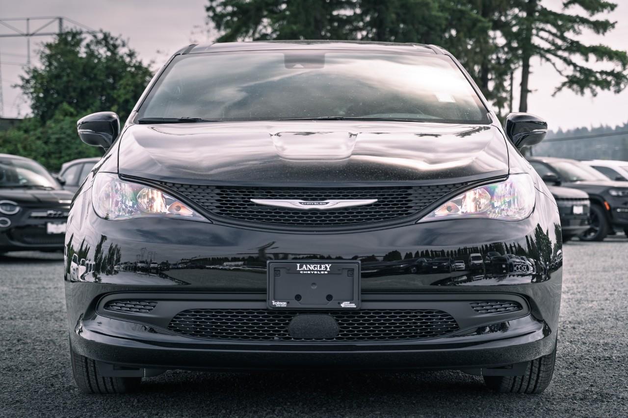 2026 Chrysler Pacifica Select T158117