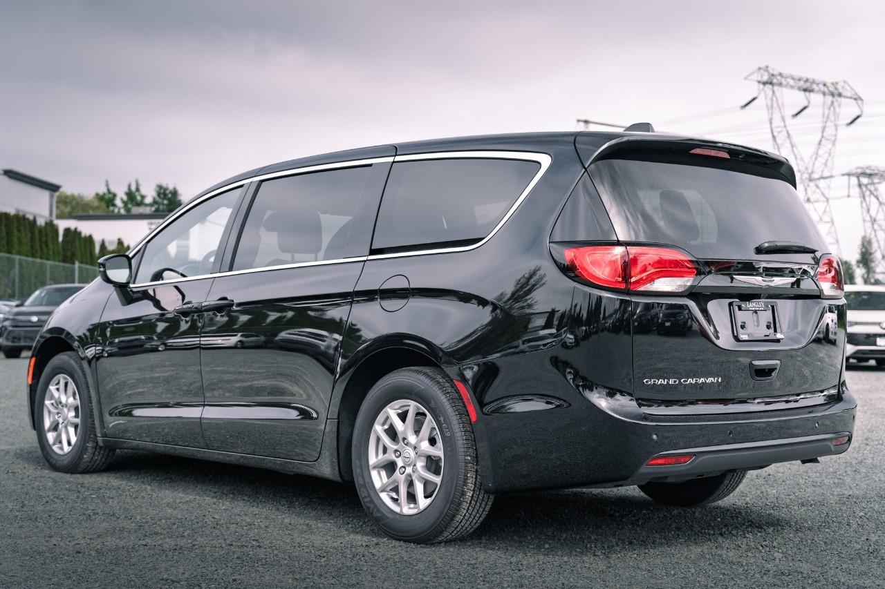 2026 Chrysler Pacifica Select T158117