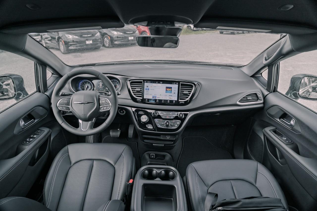 2026 Chrysler Pacifica Select T158117