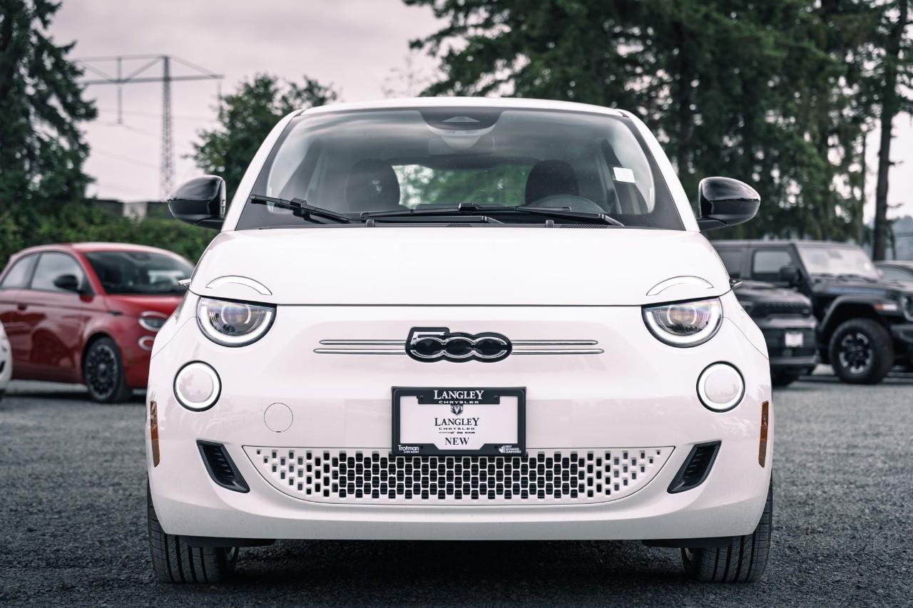 2025 Fiat 500e  S240868