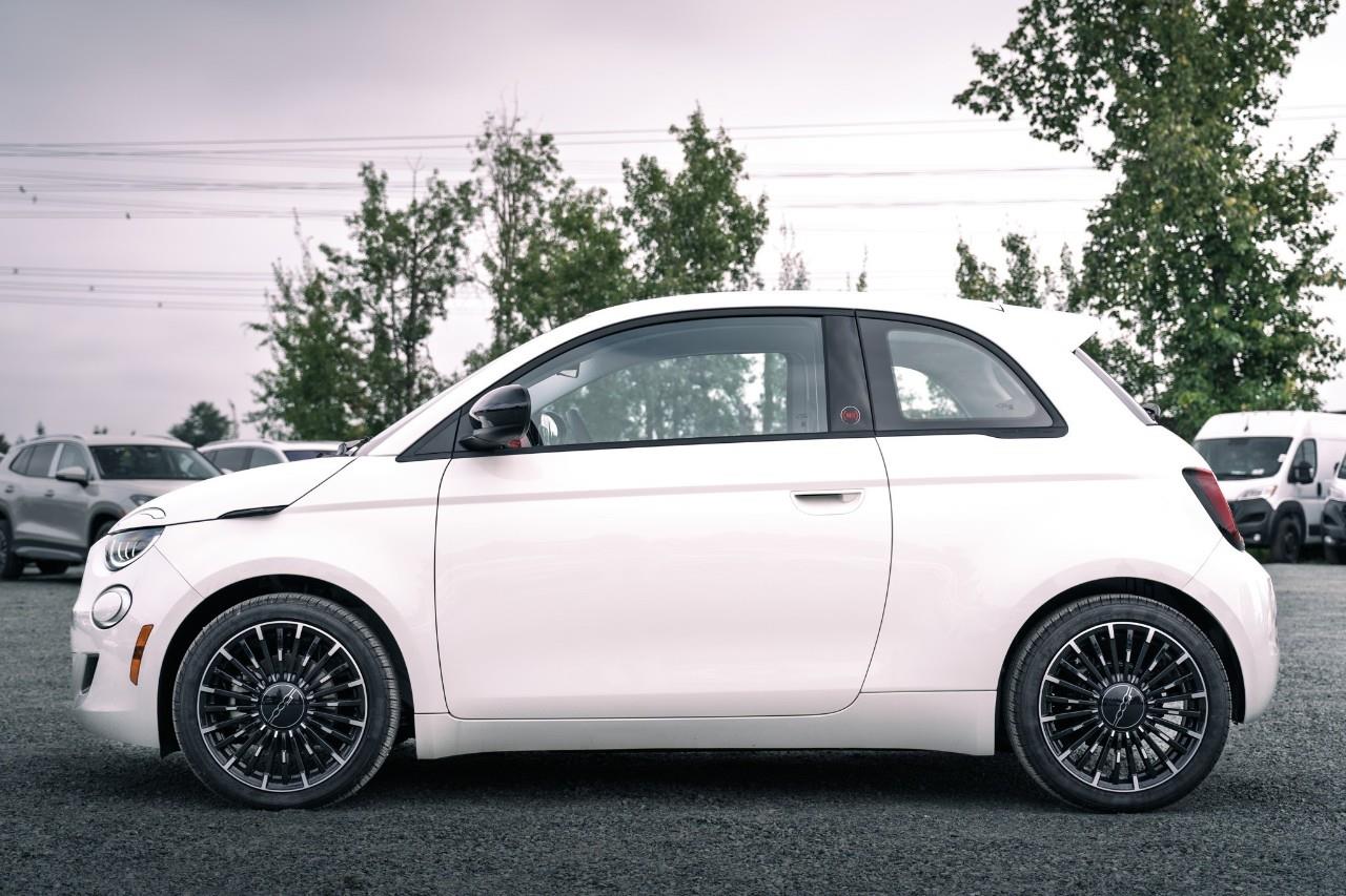 2025 Fiat 500e  S239870