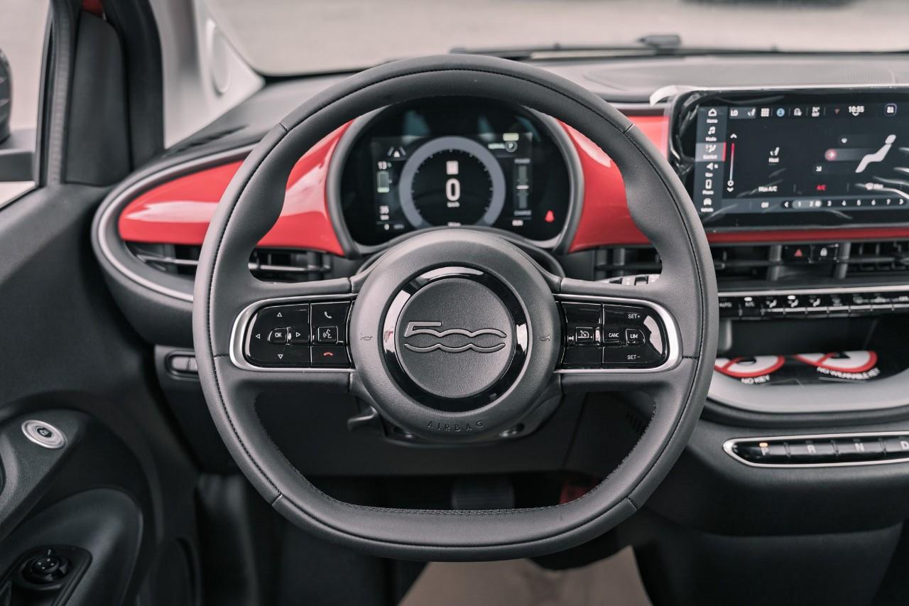 2025 Fiat 500e  S240423