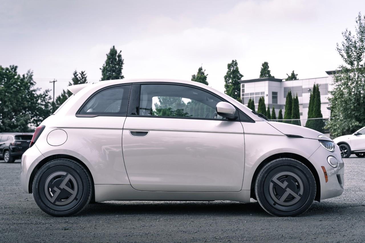2025 Fiat 500e  S238658