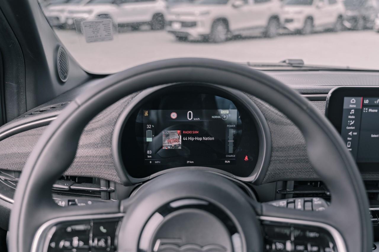 2025 Fiat 500e  S238658