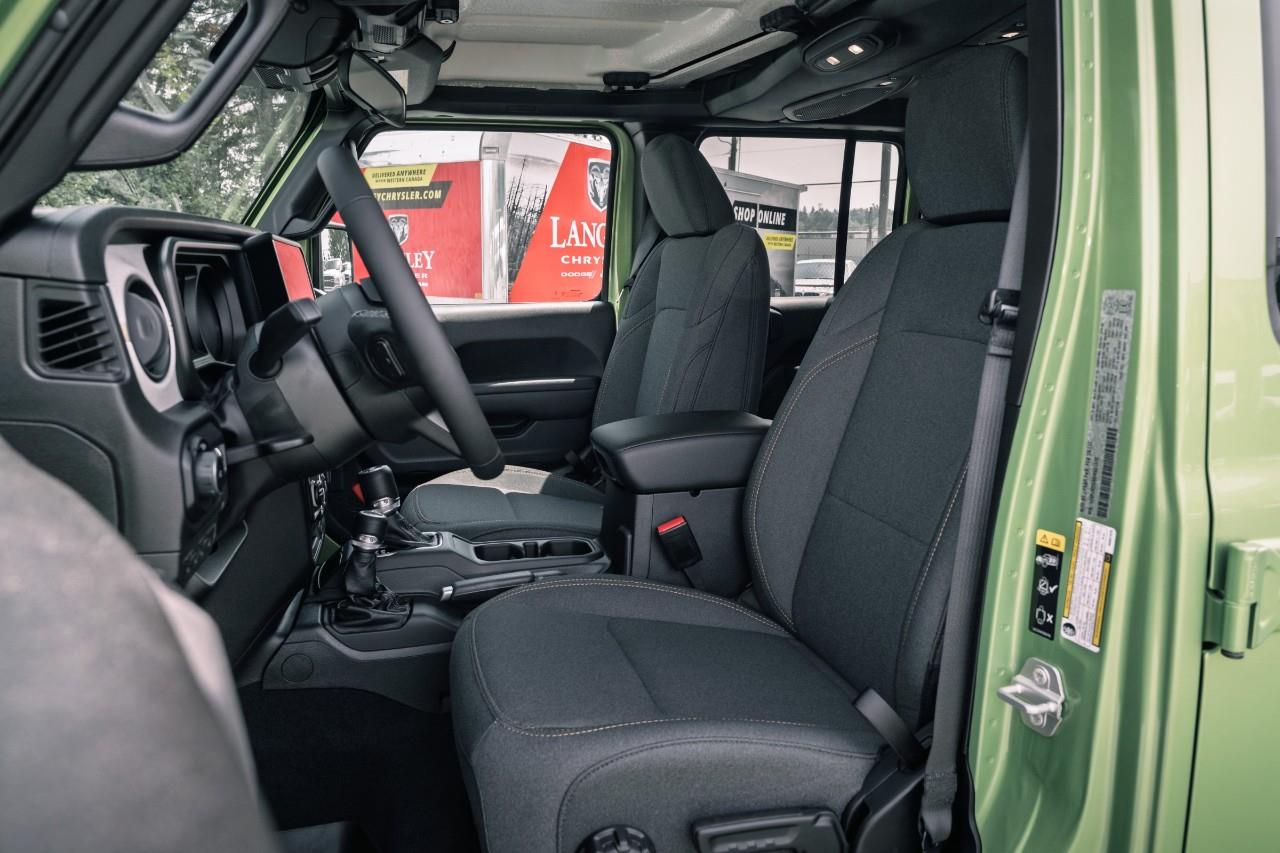 2025 Jeep Wrangler Sport S621370