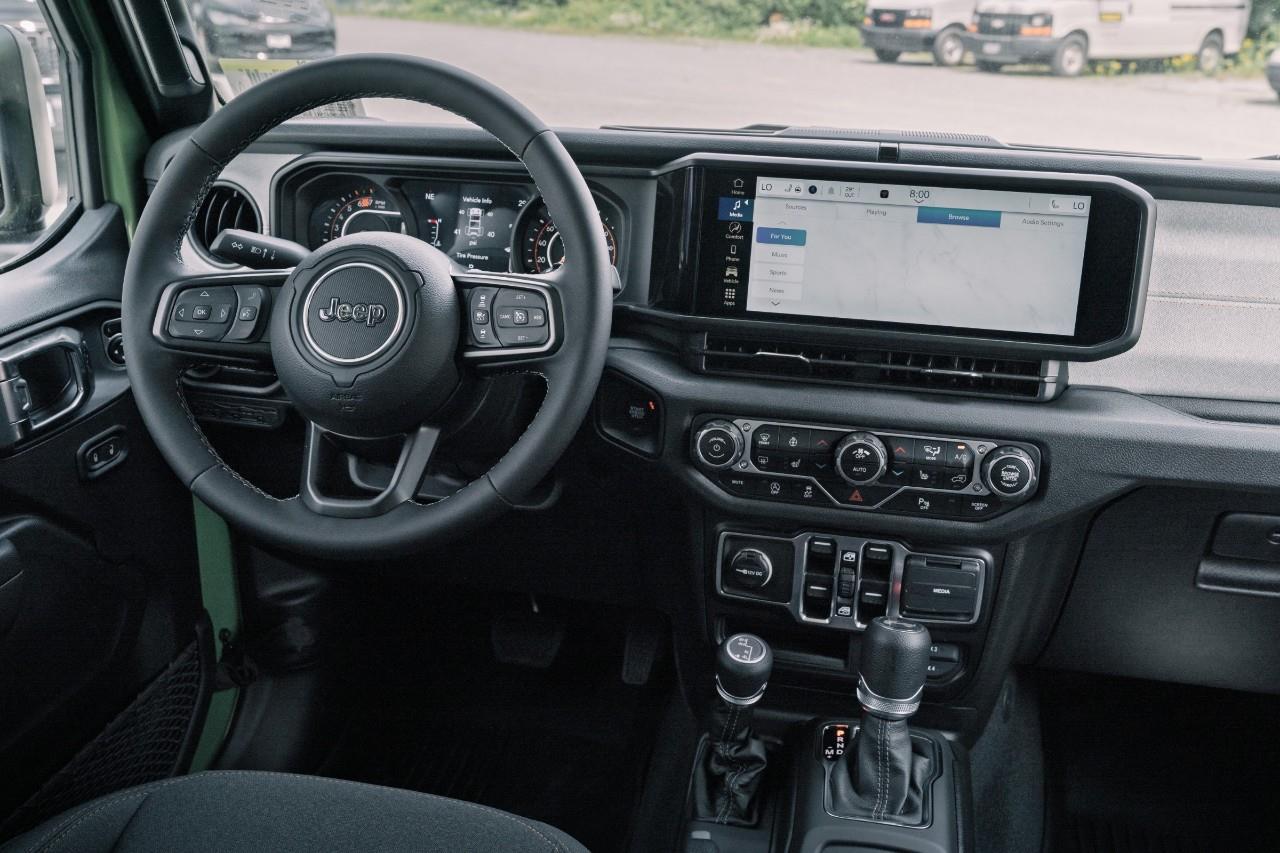 2025 Jeep Wrangler Sport S621370