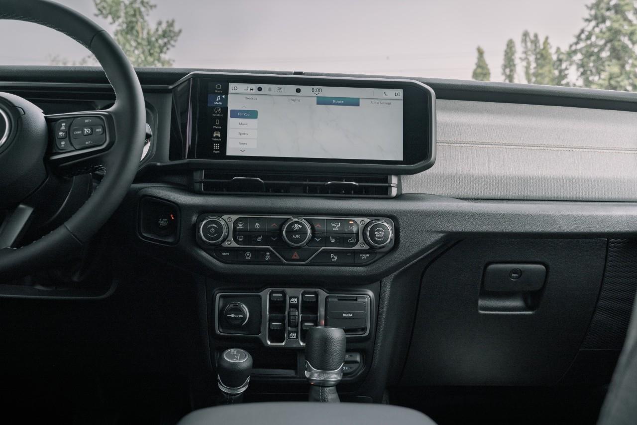 2025 Jeep Wrangler Sport S621370