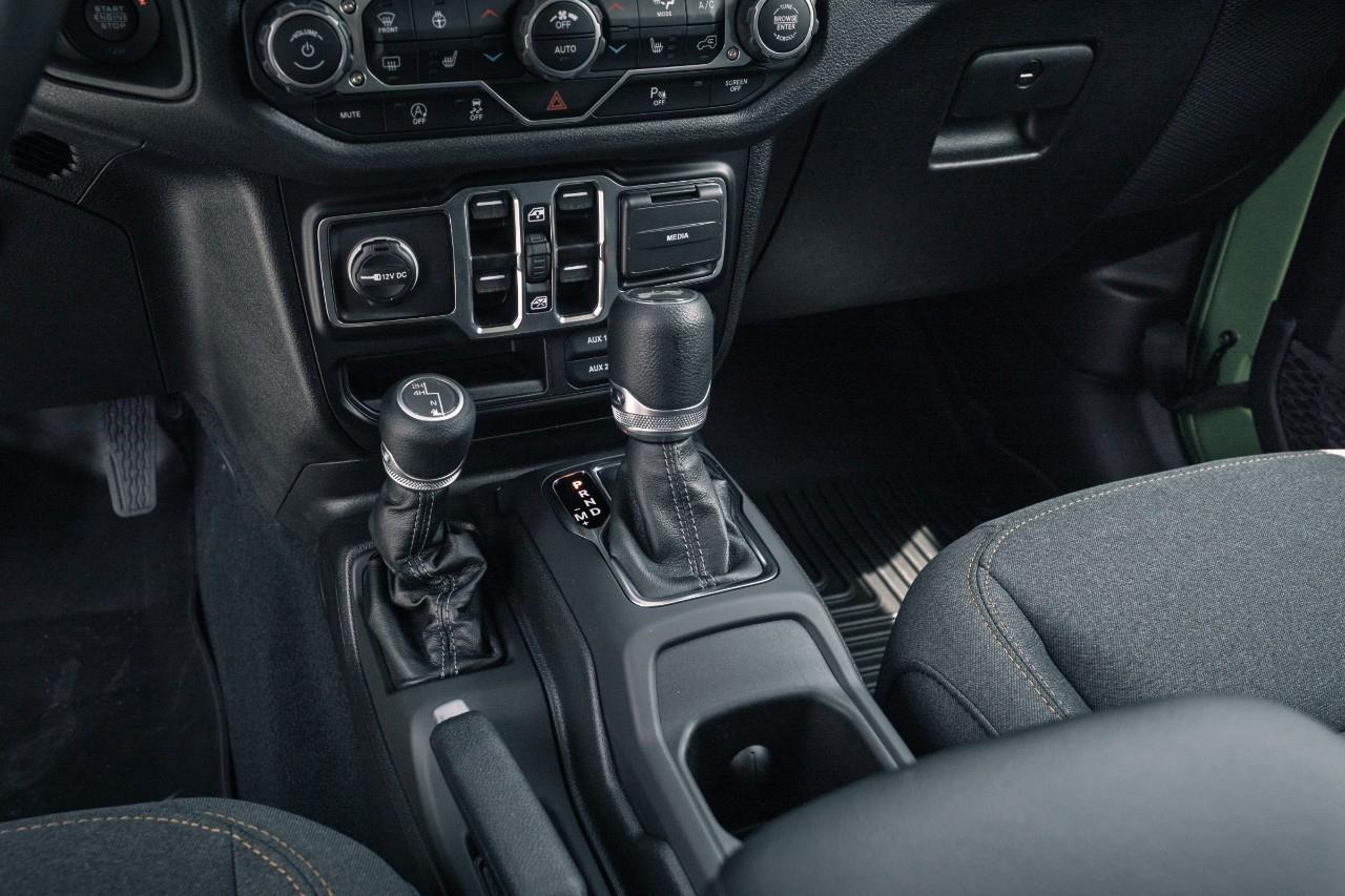 2025 Jeep Wrangler Sport S621370