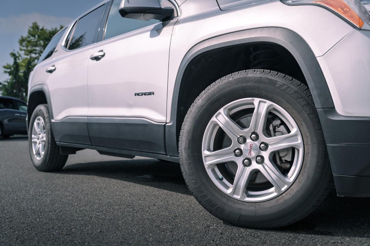 2019 GMC Acadia SLE-1 S562588A
