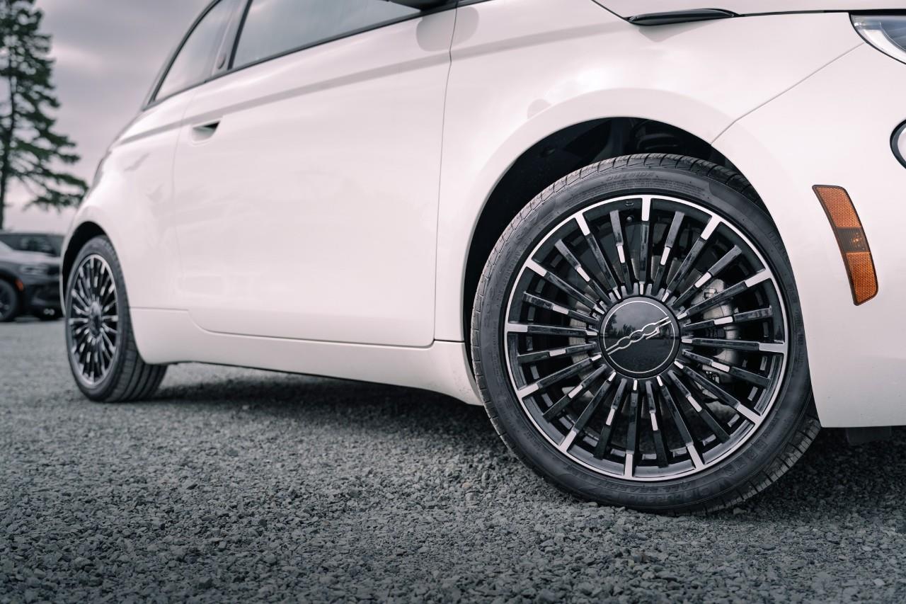 2025 Fiat 500e  S239316