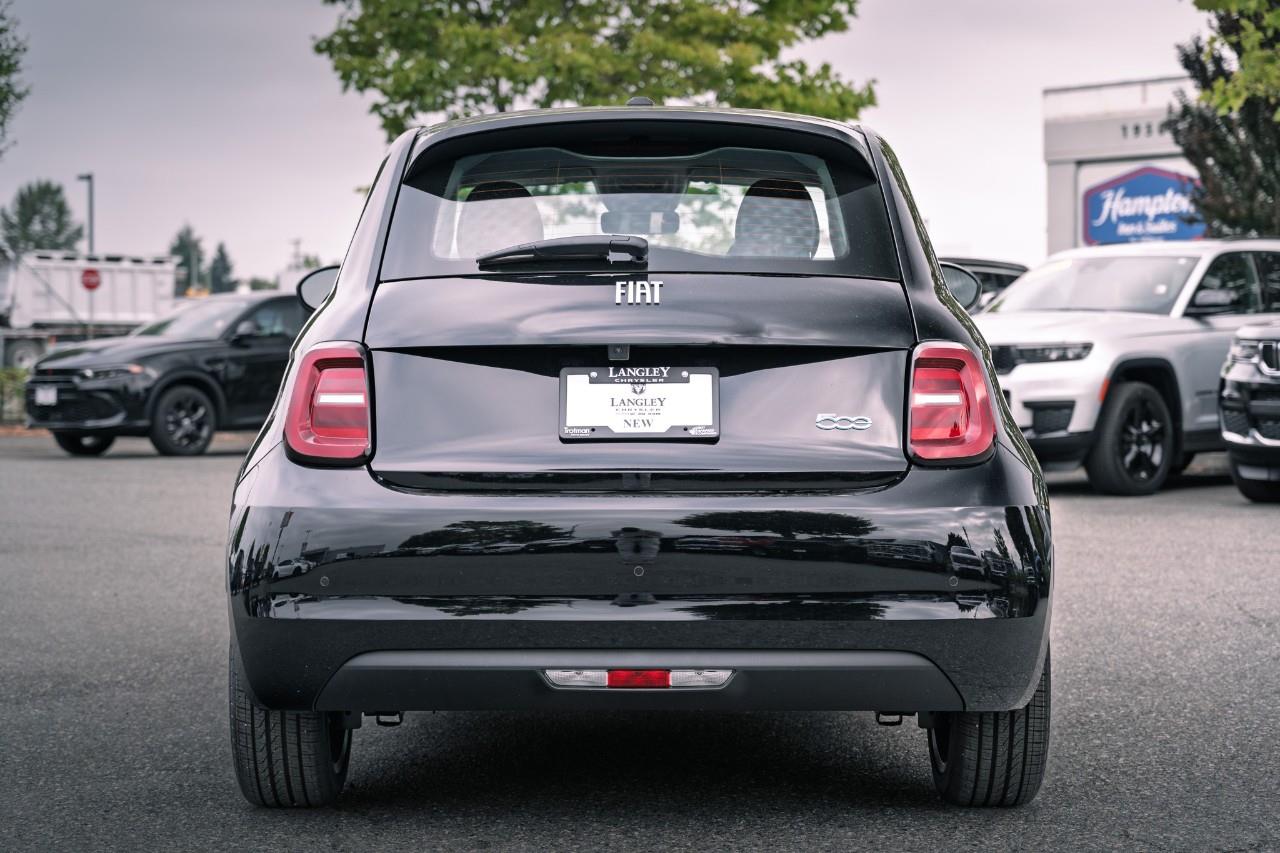 2025 Fiat 500e  S240238