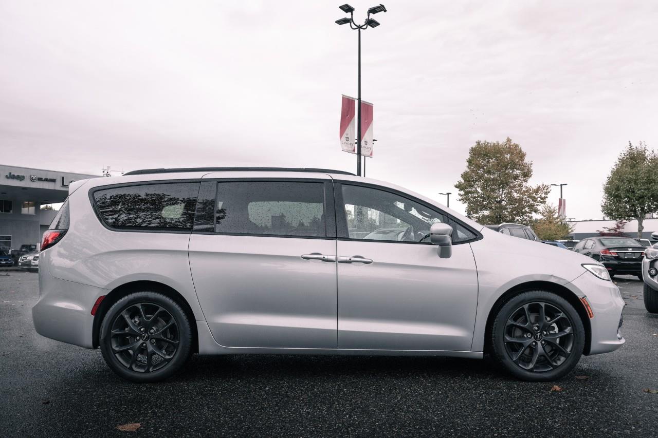 2022 Chrysler Pacifica Touring L LC2765
