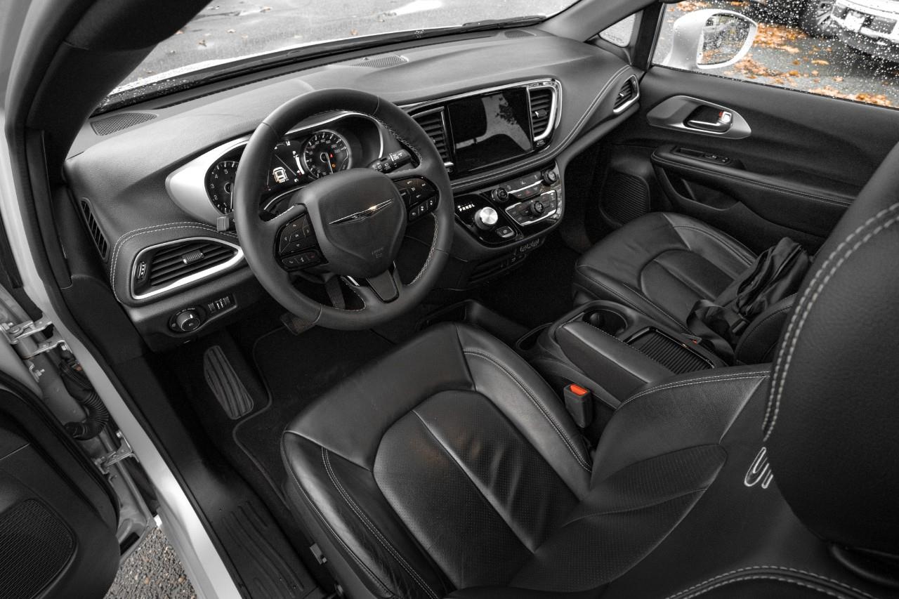 2022 Chrysler Pacifica Touring L LC2765