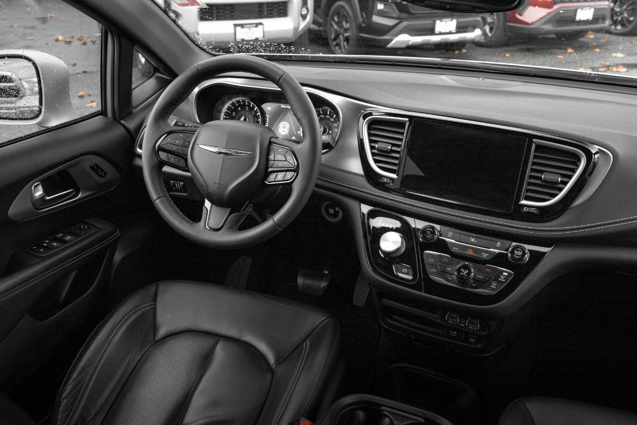 2022 Chrysler Pacifica Touring L LC2765