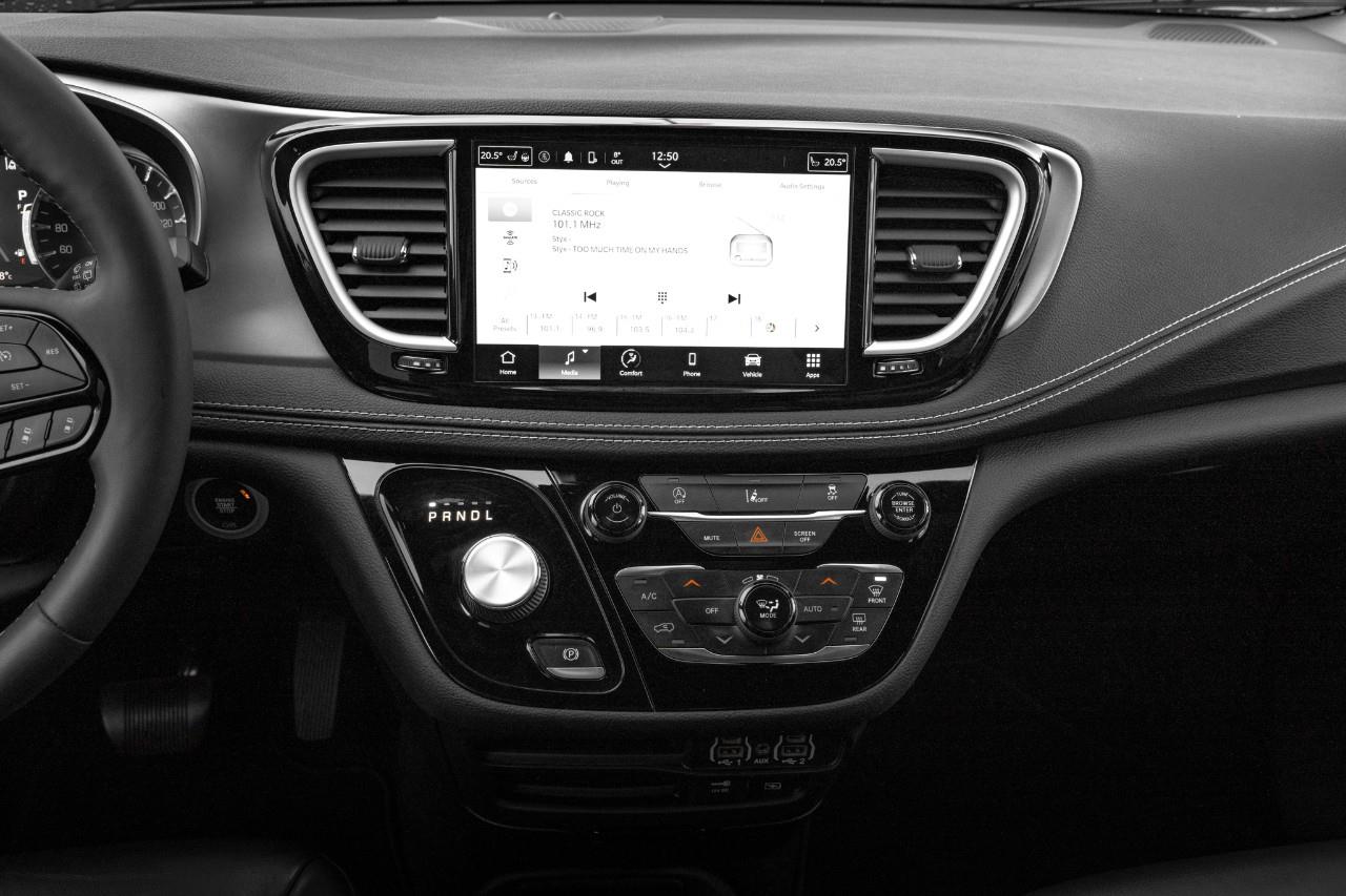 2022 Chrysler Pacifica Touring L LC2765