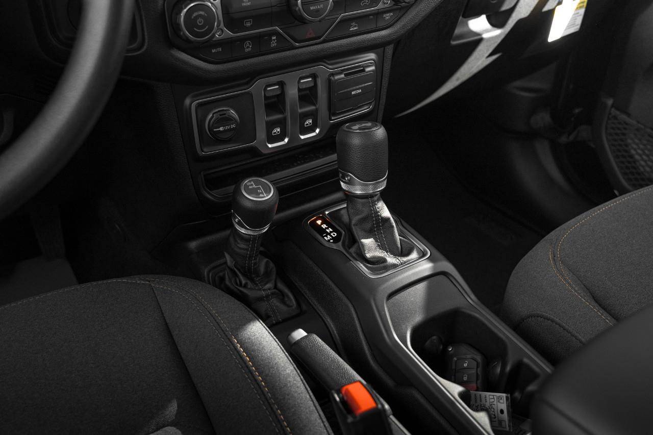 2026 Jeep Wrangler Sport T165747