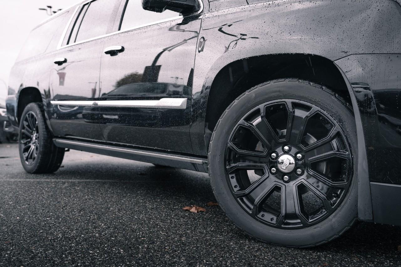 2017 Cadillac Escalade ESV Platinum LC2737A