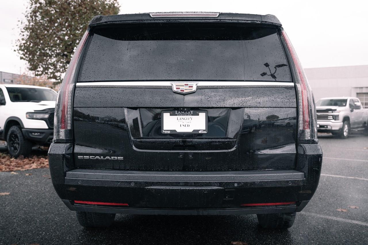 2017 Cadillac Escalade ESV Platinum LC2737A