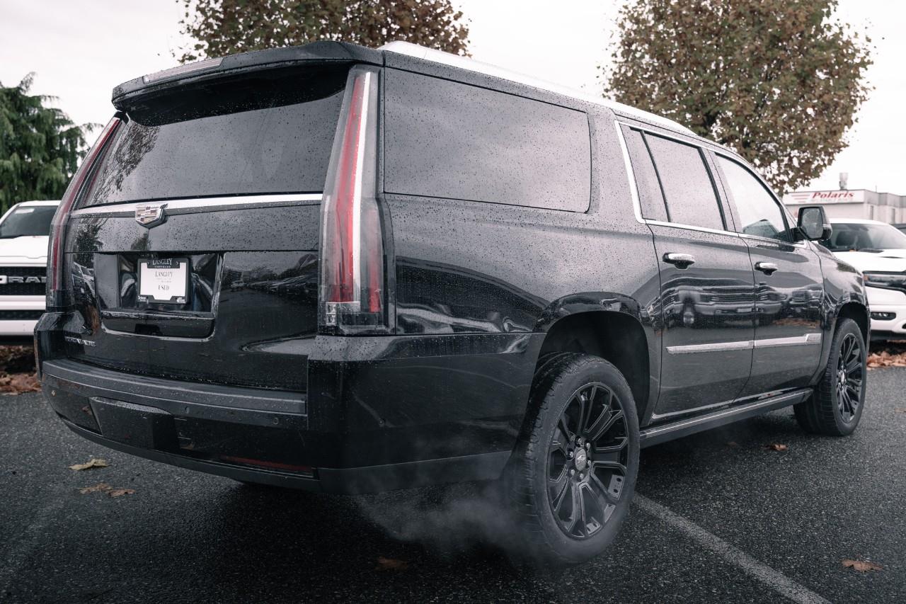 2017 Cadillac Escalade ESV Platinum LC2737A