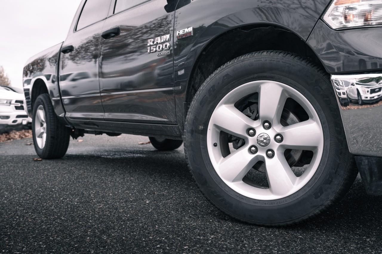 2023 RAM 1500 Classic SLT LC2771