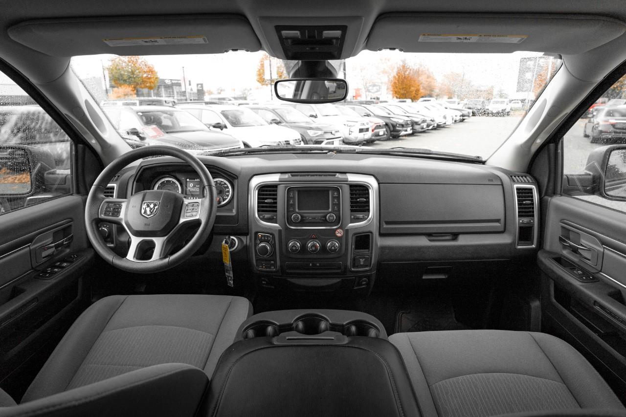 2023 RAM 1500 Classic SLT LC2771