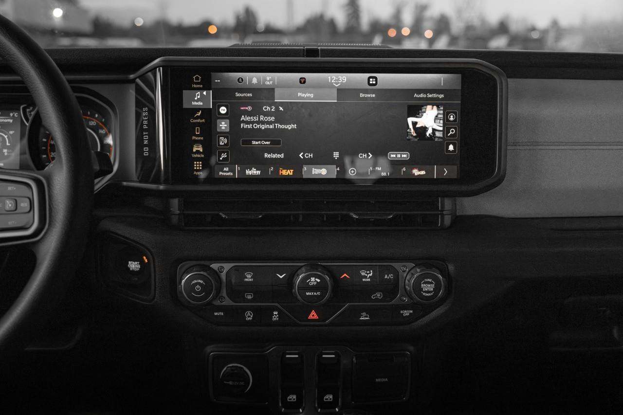 2026 Jeep Wrangler Sport T165751