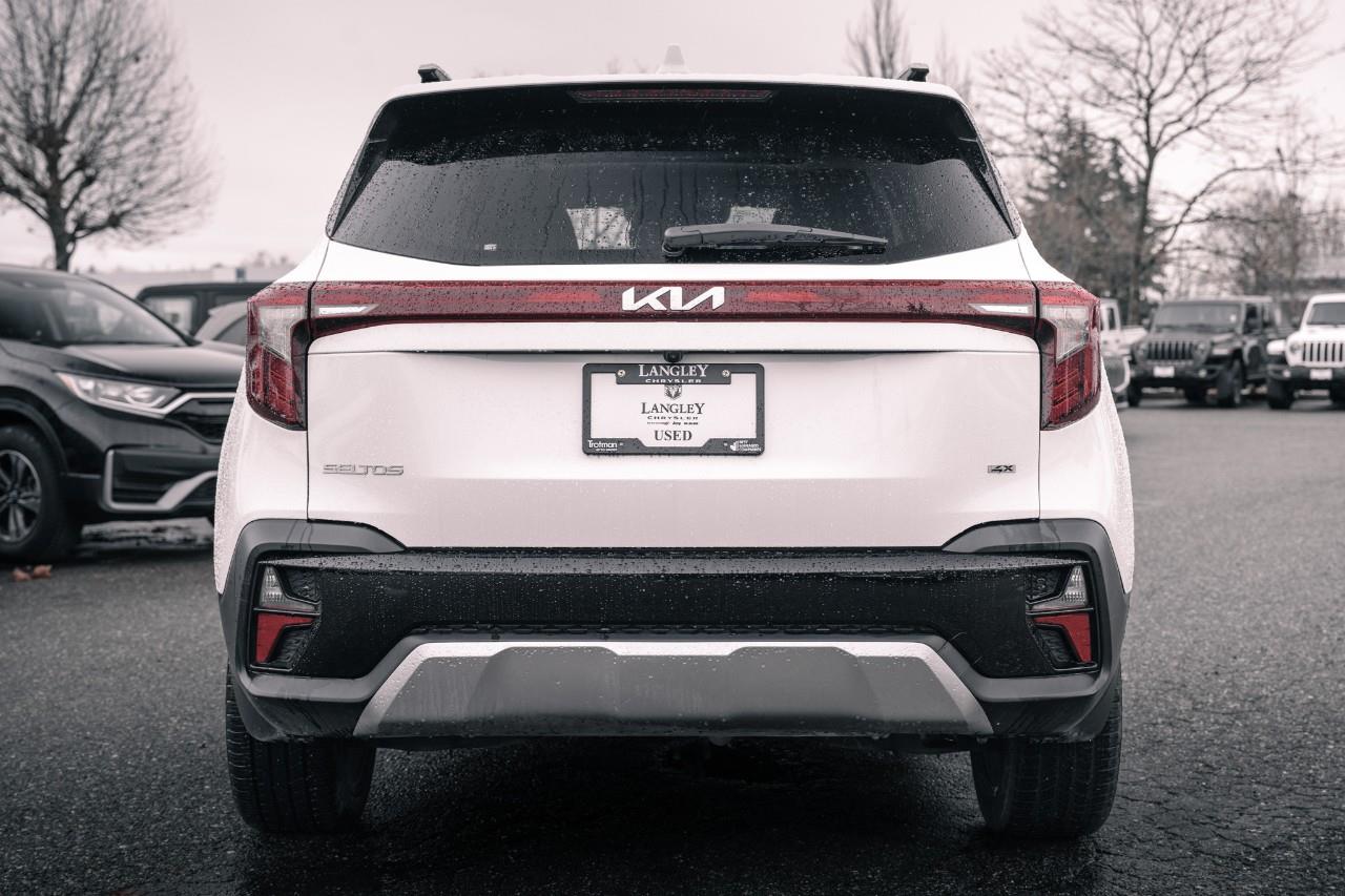 2024 Kia Seltos SX w/Black Interior LC2784