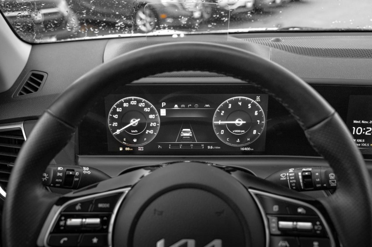 2024 Kia Seltos SX w/Black Interior LC2784