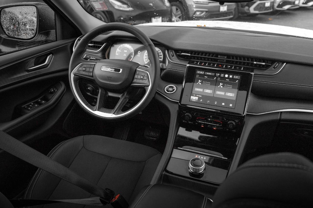 2023 Jeep Grand Cherokee Laredo LC2785