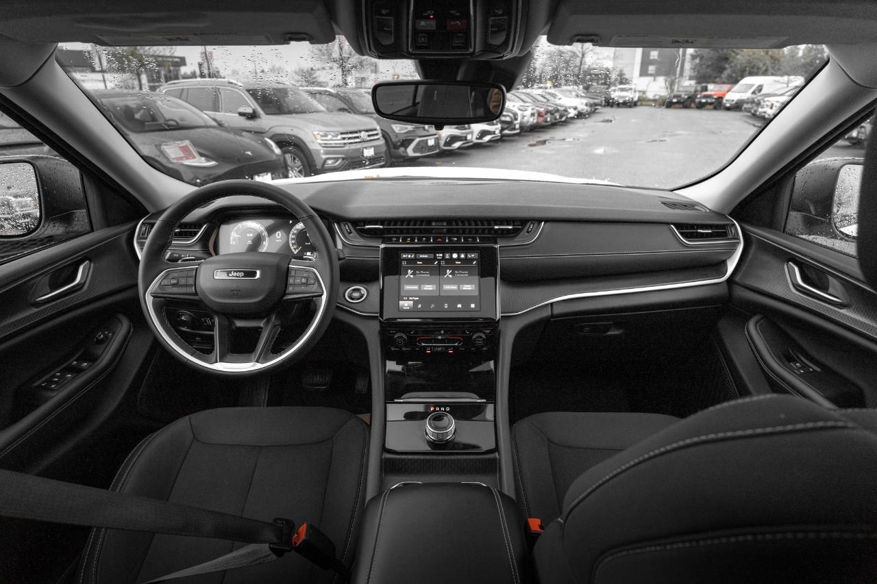 2023 Jeep Grand Cherokee Laredo LC2785