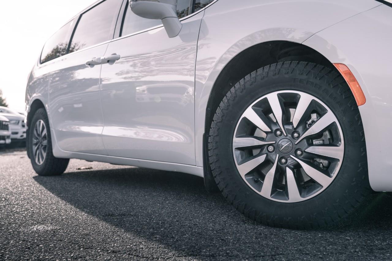 2022 Chrysler Pacifica Hybrid Touring-L R180280A