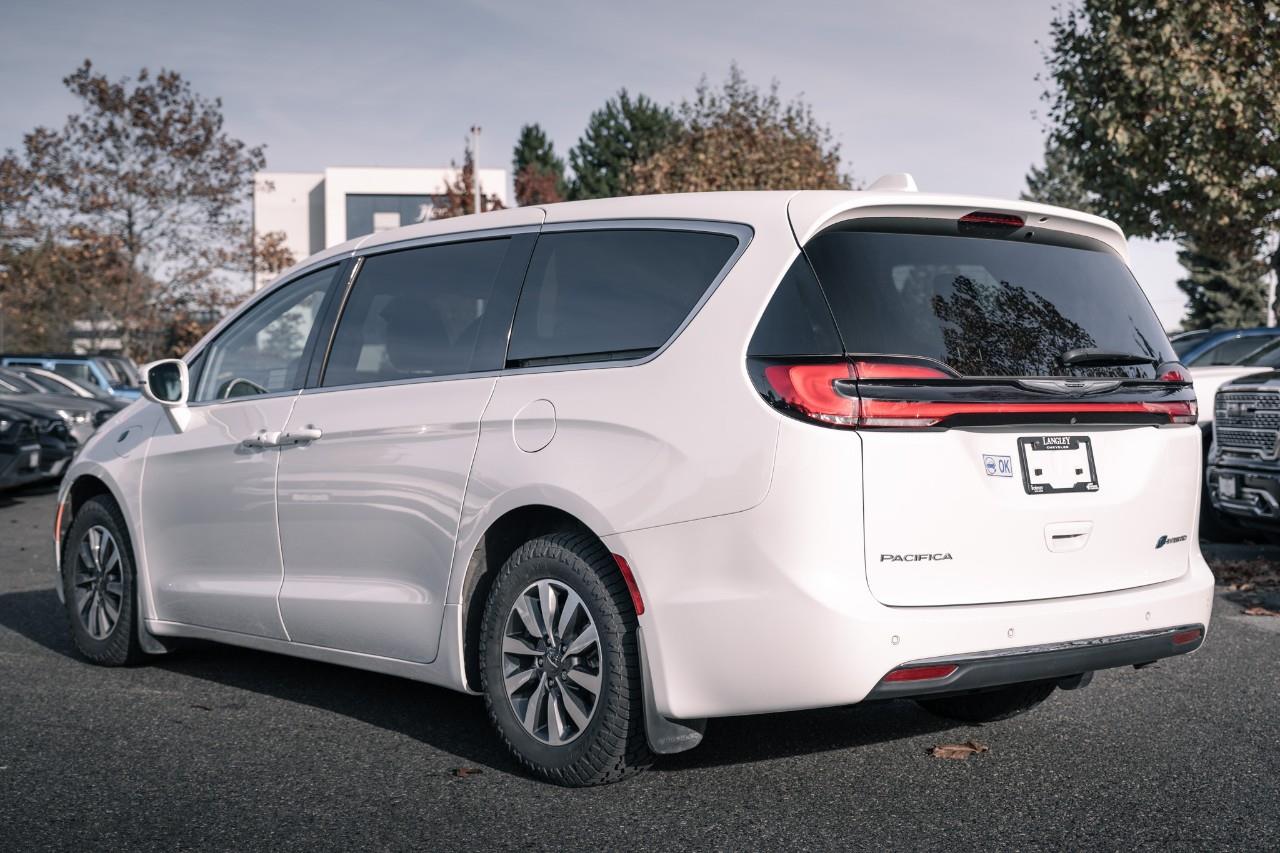 2022 Chrysler Pacifica Hybrid Touring-L R180280A