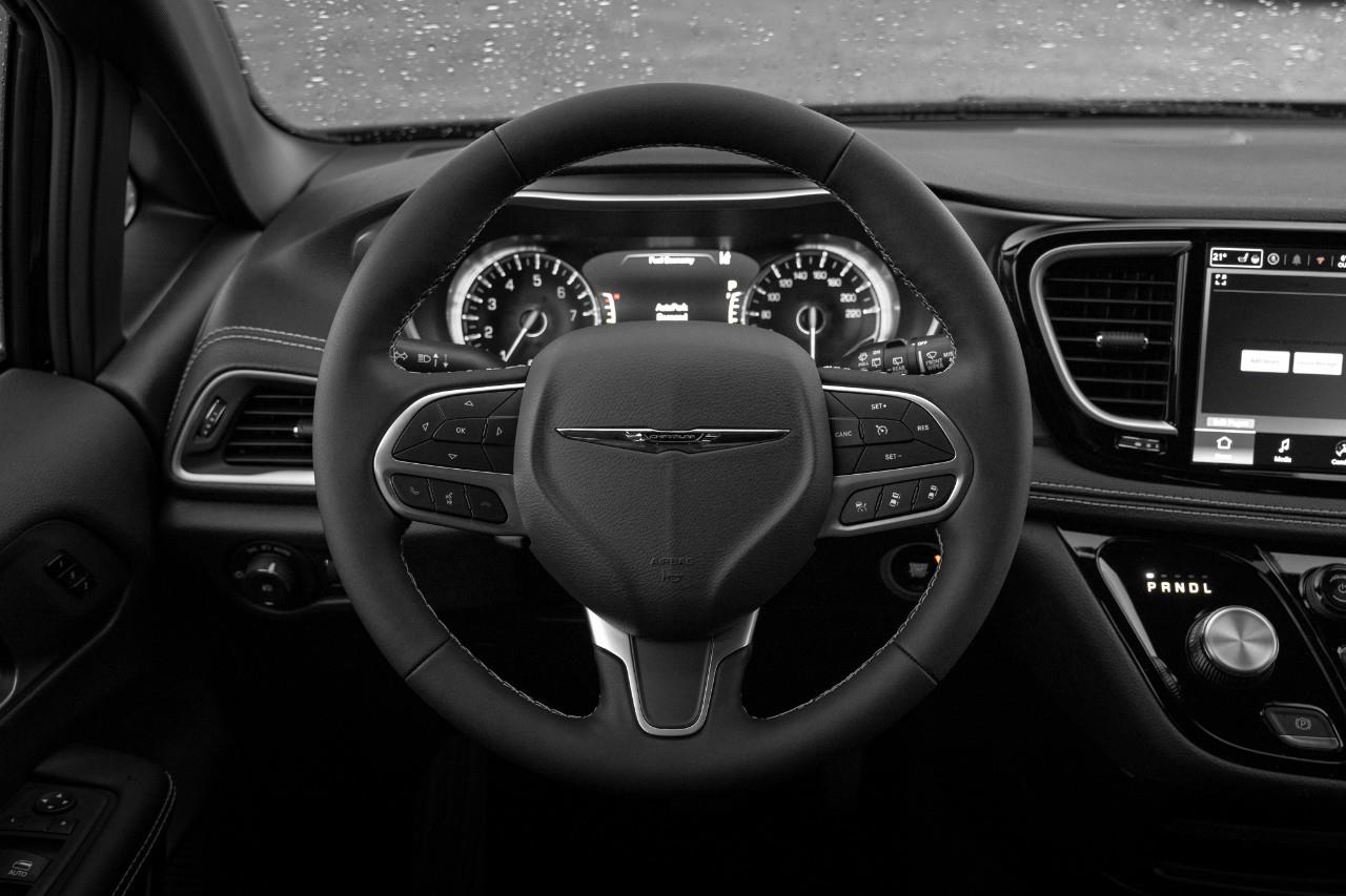 2026 Chrysler Pacifica Select T184185