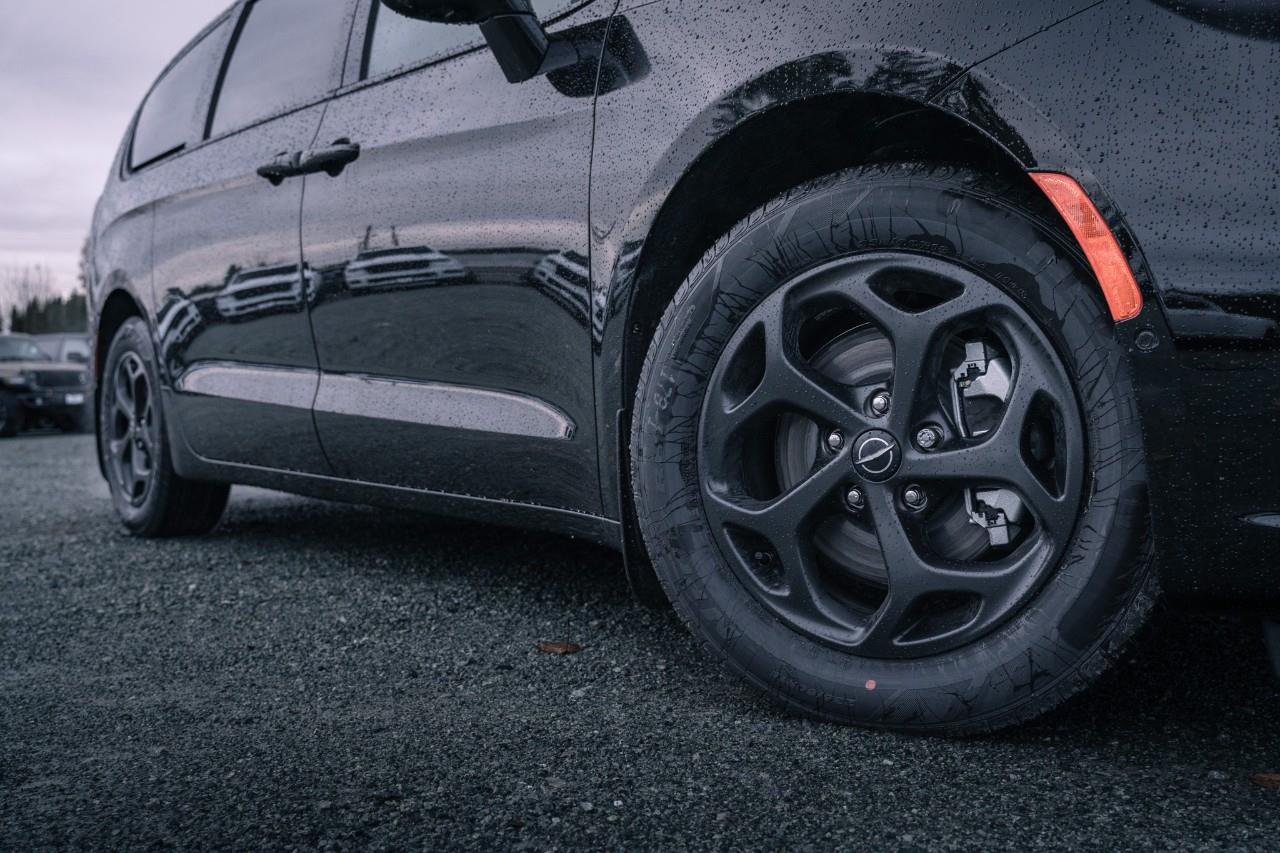 2026 Chrysler Pacifica Hybrid Select T199421