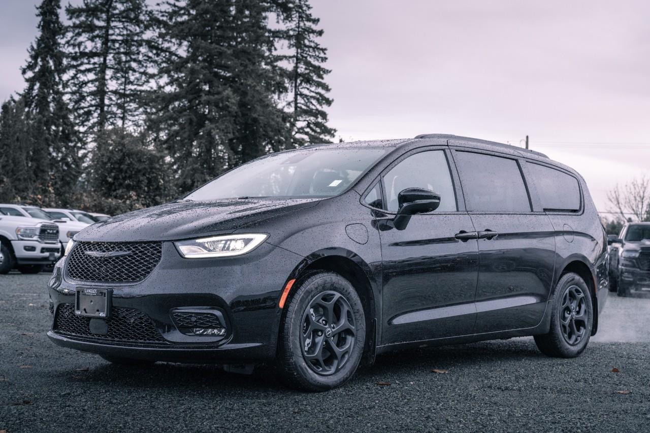 2026 Chrysler Pacifica Hybrid Select T199421