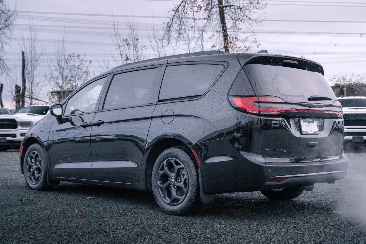 2026 Chrysler Pacifica Hybrid Select T199421