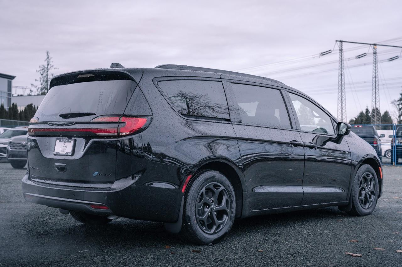 2026 Chrysler Pacifica Hybrid Select T199421