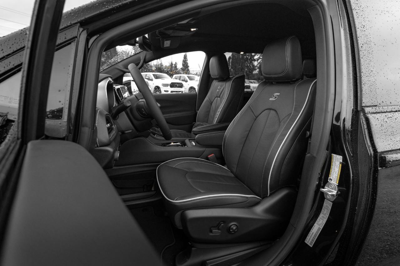 2026 Chrysler Pacifica Hybrid Select T199421