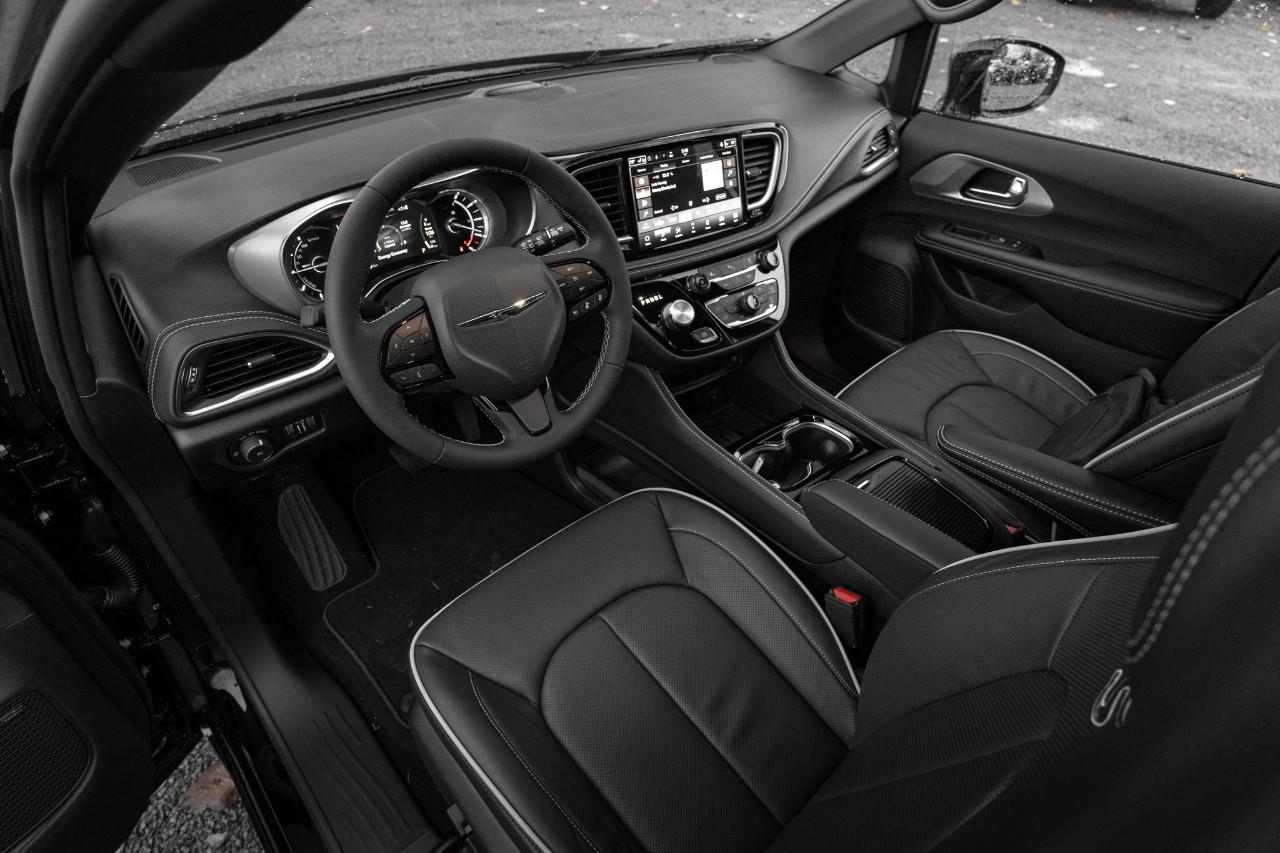 2026 Chrysler Pacifica Hybrid Select T199421