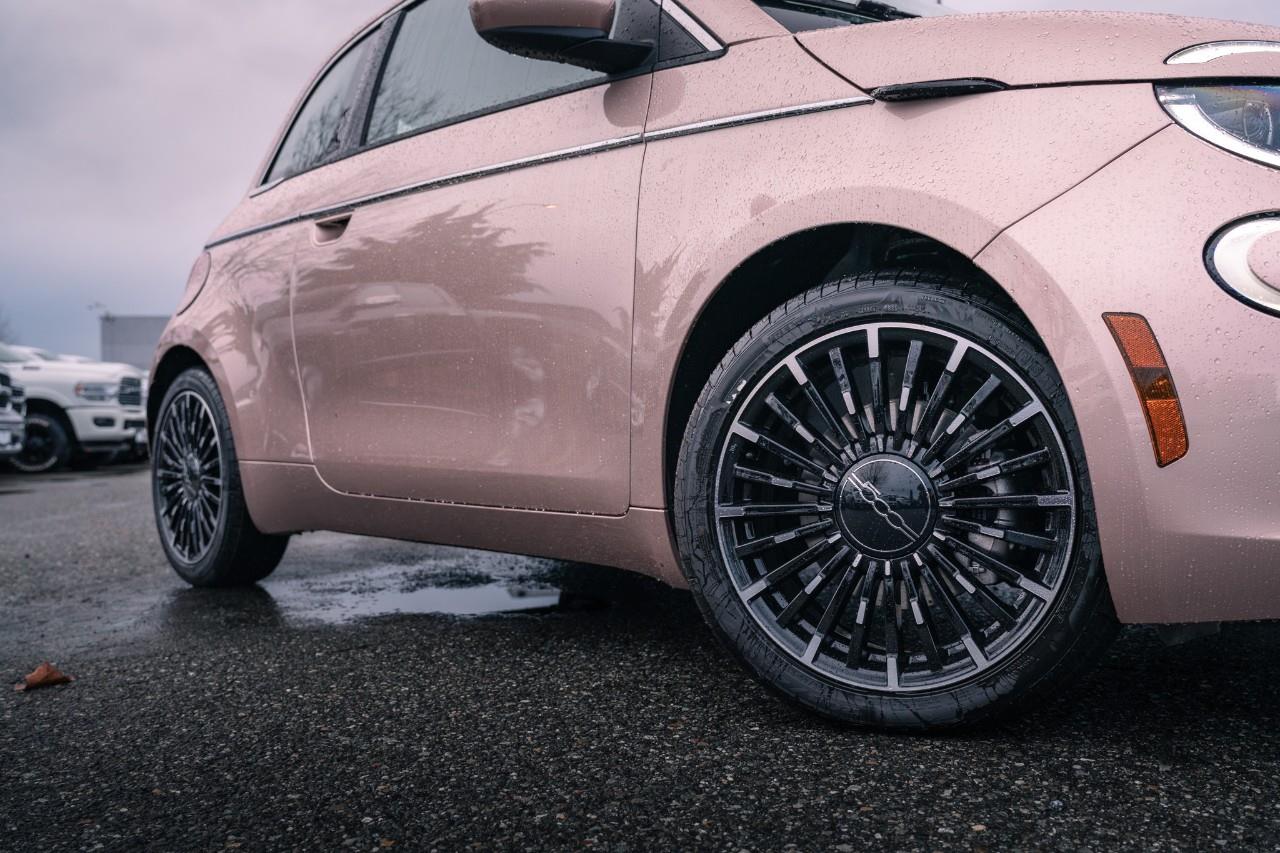 2025 Fiat 500e  S245882