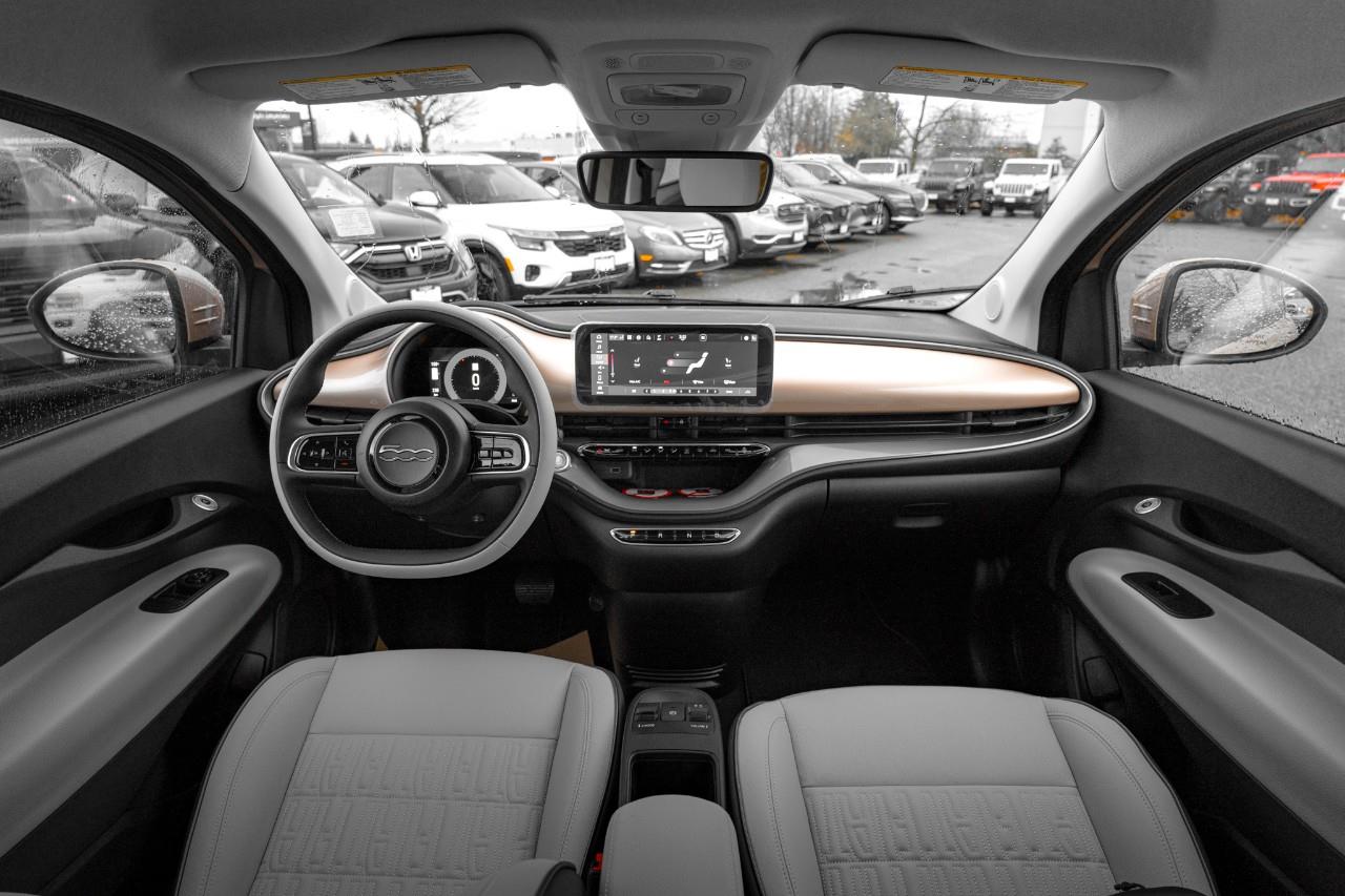 2025 Fiat 500e  S245882